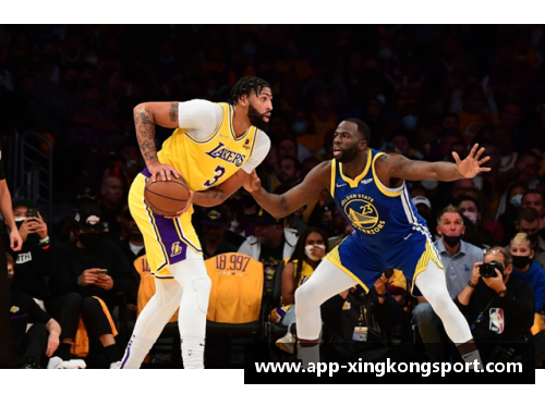 勇士主场惨胜湖人完美展现核心实力